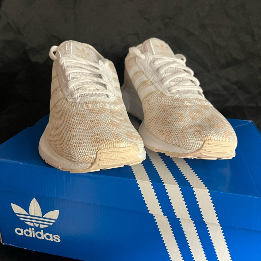 ADIDAS-SWIFT RUN X W - Picture 3 of 3